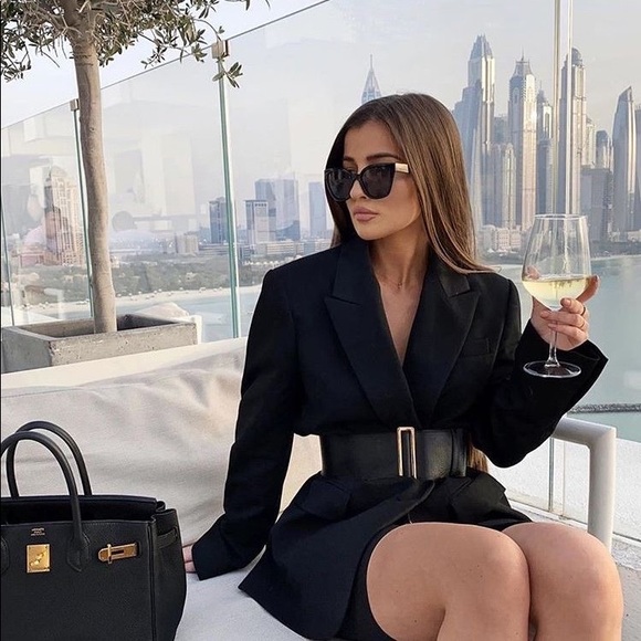 Dresses & Skirts - Hey Biz Babes!🙋🏼‍♀️